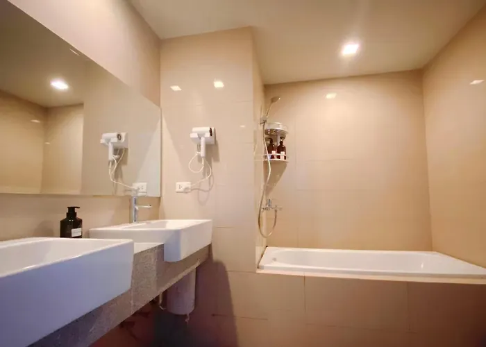 Comfortable 1,2,3bedrooms Seaview Next To Okada Casino, Airports, Moa, Solaire Casino Manila