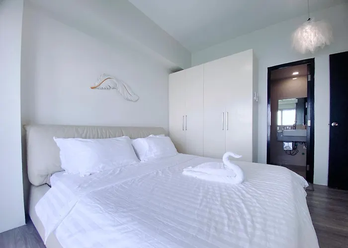 Comfortable 1,2,3bedrooms Seaview Next To Okada Casino, Airports, Moa, Solaire Casino * Manila