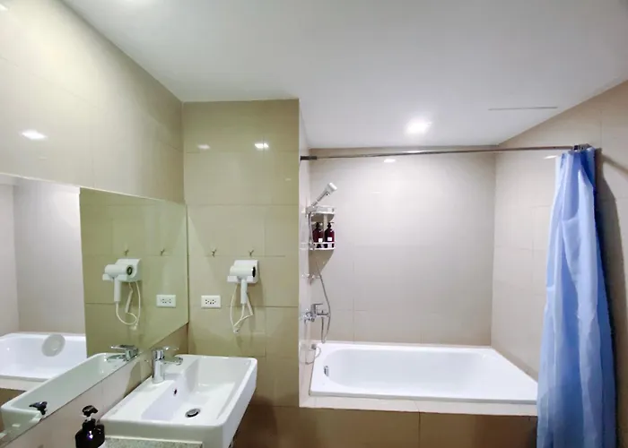 Comfortable 1,2,3bedrooms Seaview Next To Okada Casino, Airports, Moa, Solaire Casino *